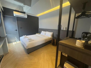 Leon's Loft House
